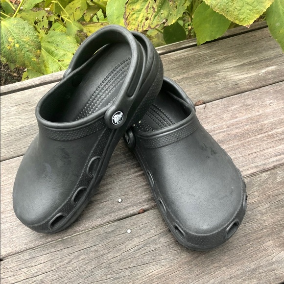 CROCS Shoes - Crocs. Size 6